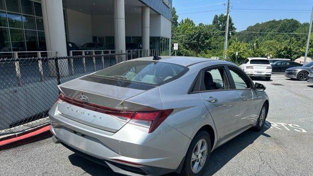2022 Hyundai ELANTRA SE