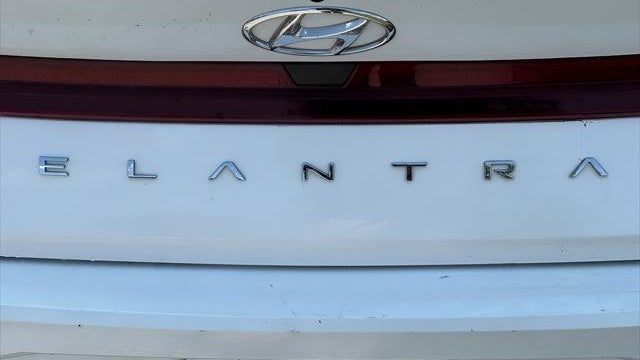 2021 Hyundai ELANTRA SE