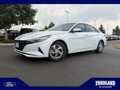 2022 Hyundai Elantra SE 4DR Sedan