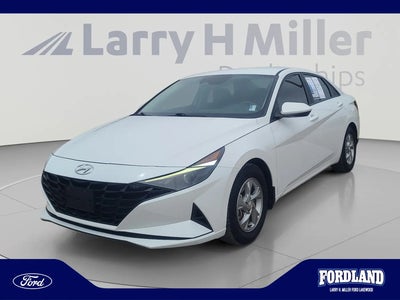 2022 Hyundai Elantra SE 4DR Sedan