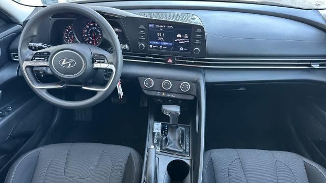 2022 Hyundai ELANTRA SE