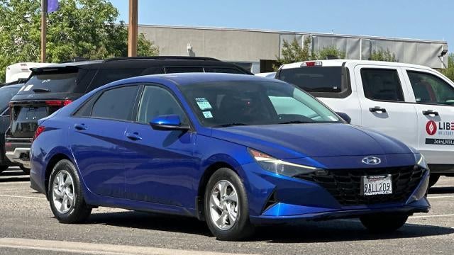 2022 Hyundai ELANTRA SE