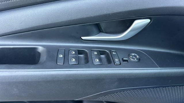 2022 Hyundai ELANTRA SE