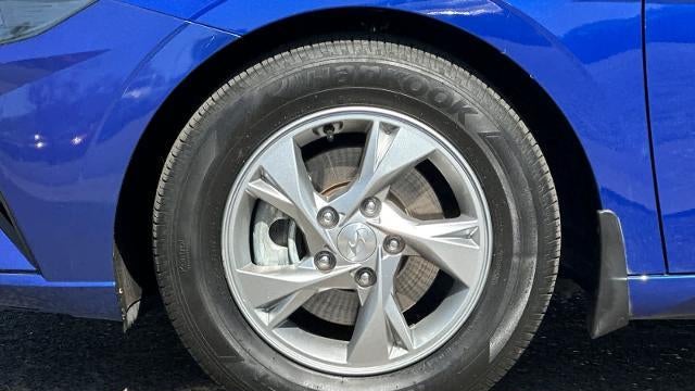 2022 Hyundai ELANTRA SE