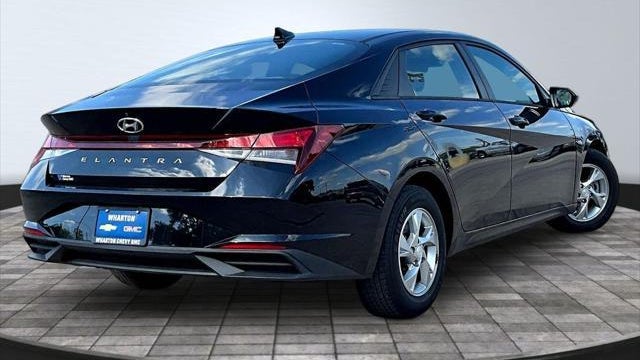2021 Hyundai ELANTRA SE