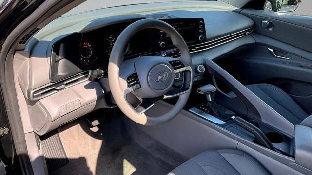 2021 Hyundai ELANTRA SE
