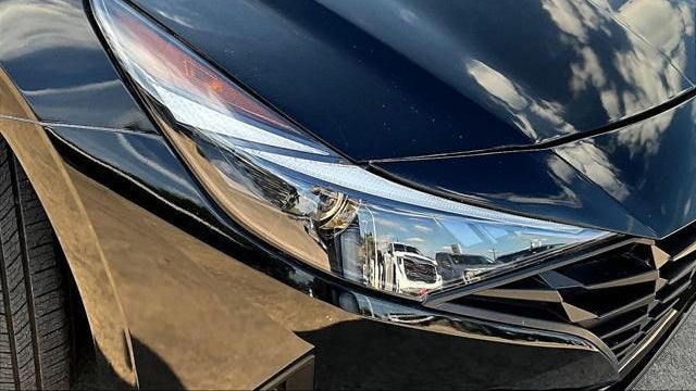 2021 Hyundai ELANTRA SE