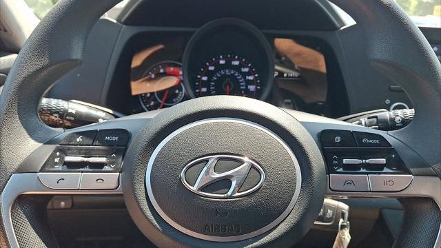 2021 Hyundai ELANTRA SE