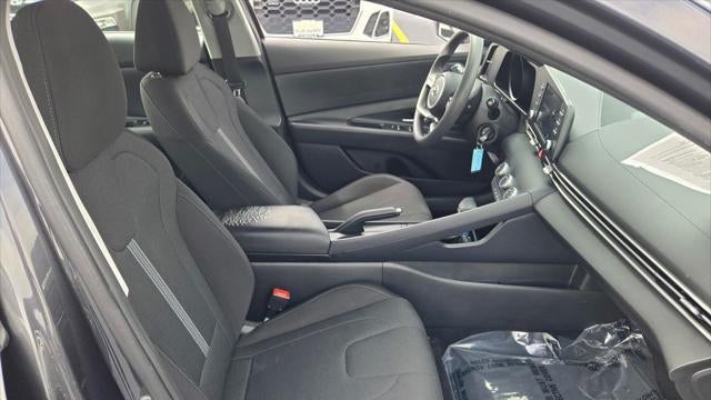 2023 Hyundai ELANTRA SE