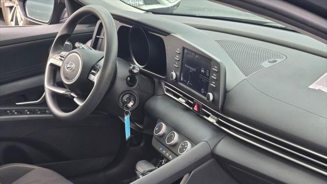 2023 Hyundai ELANTRA SE