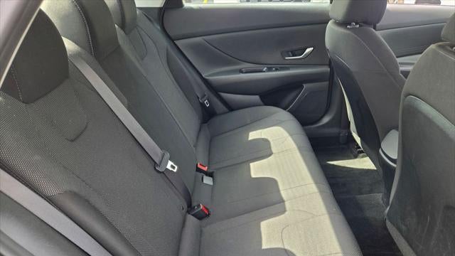2023 Hyundai ELANTRA SE