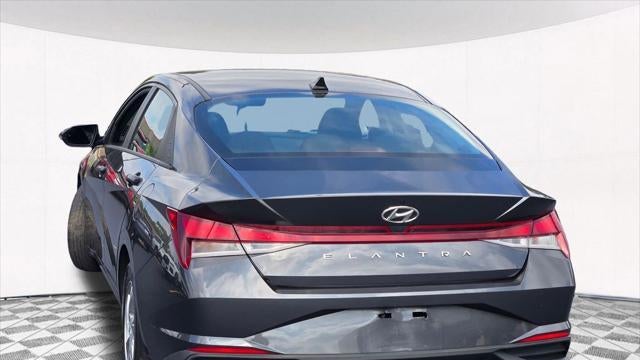 2023 Hyundai ELANTRA SE