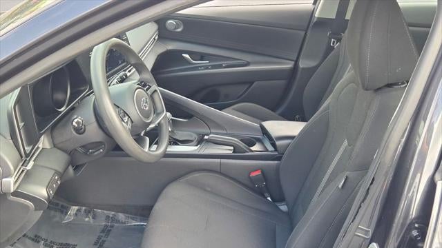 2023 Hyundai ELANTRA SE