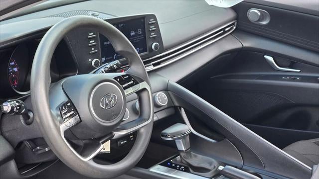 2023 Hyundai ELANTRA SE