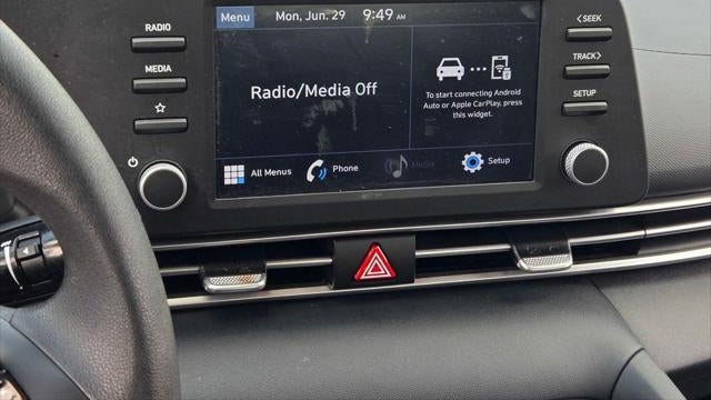2023 Hyundai ELANTRA SE