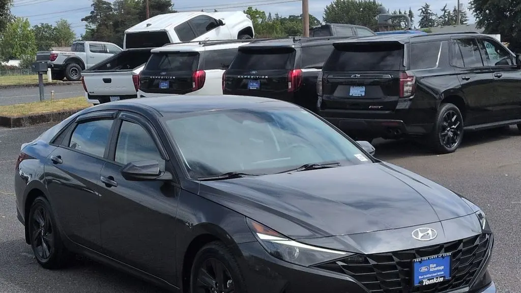 2023 Hyundai ELANTRA SEL