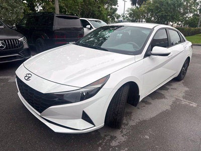 2023 Hyundai Elantra SEL 4DR Sedan