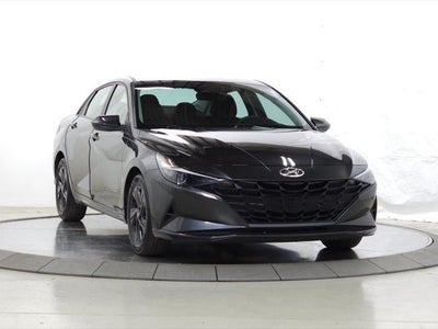 2023 Hyundai Elantra SEL 4DR Sedan