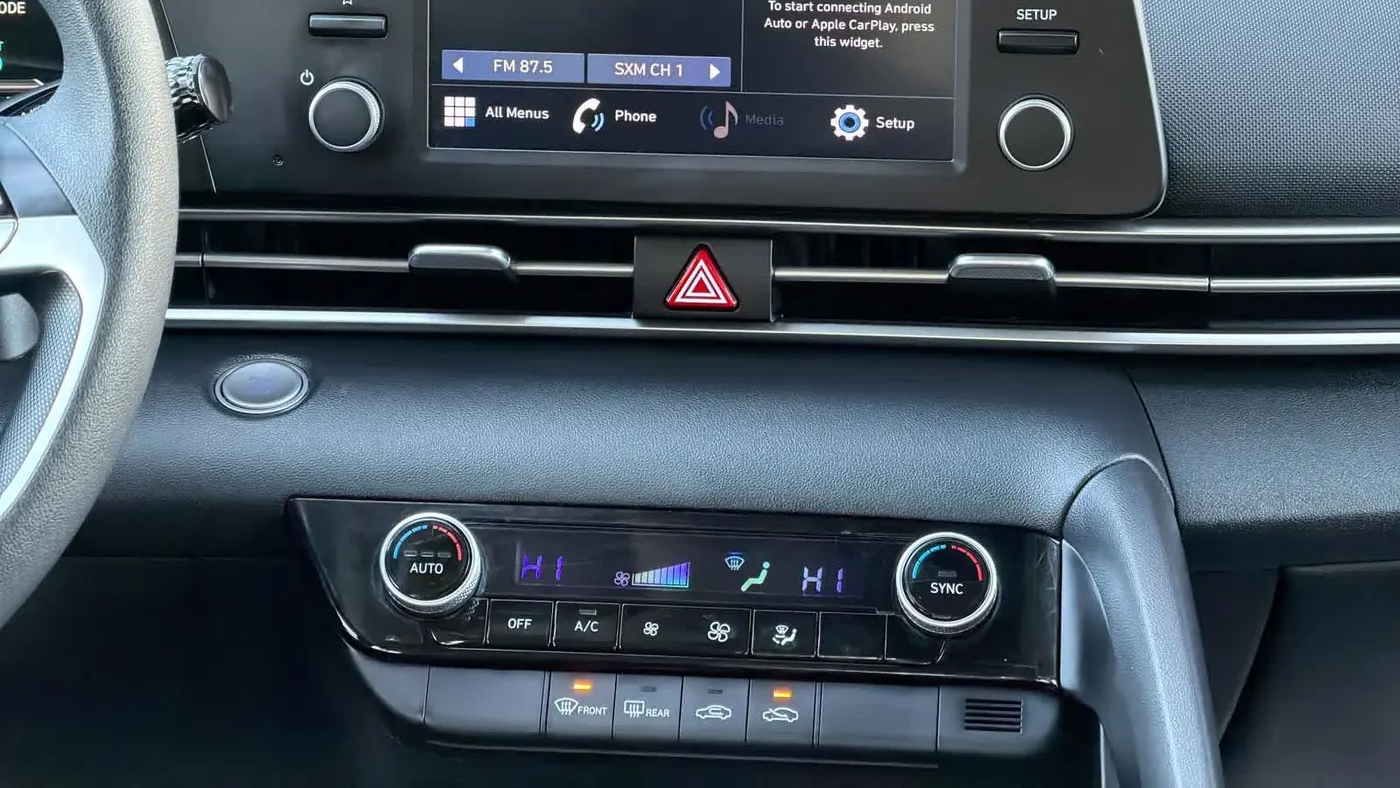 2023 Hyundai ELANTRA SEL
