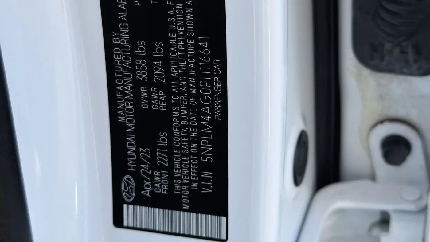 2023 Hyundai ELANTRA SEL