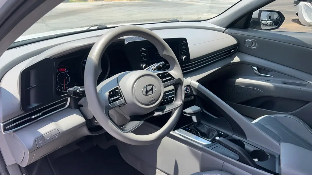 2021 Hyundai ELANTRA SEL