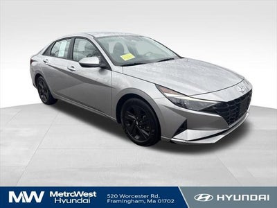 2022 Hyundai Elantra SEL 4DR Sedan