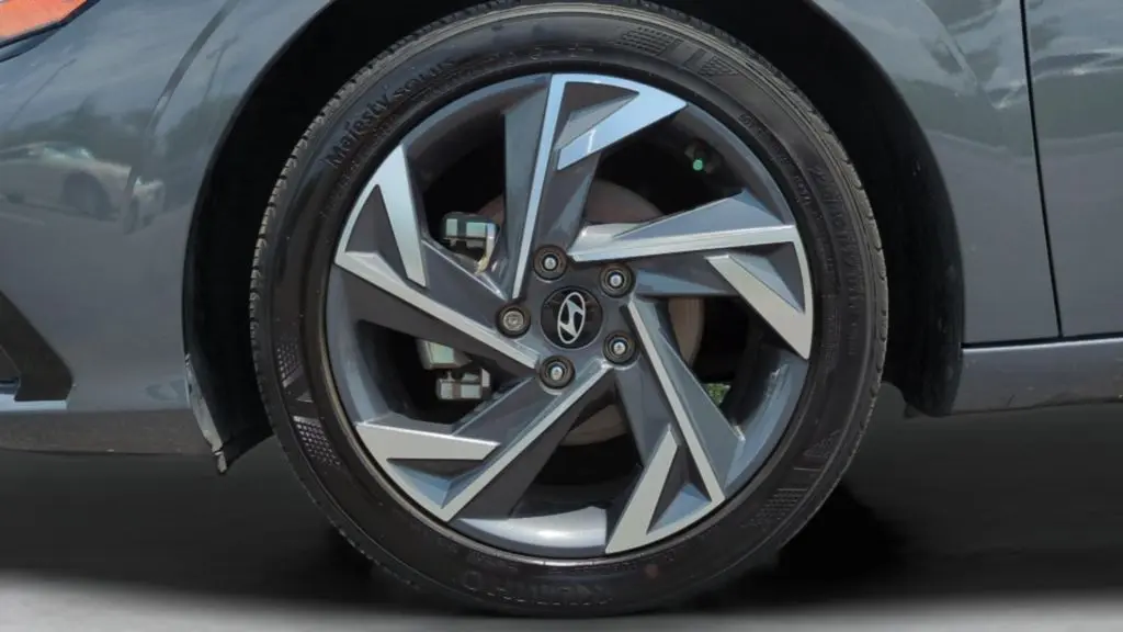 2021 Hyundai Elantra - $14,999