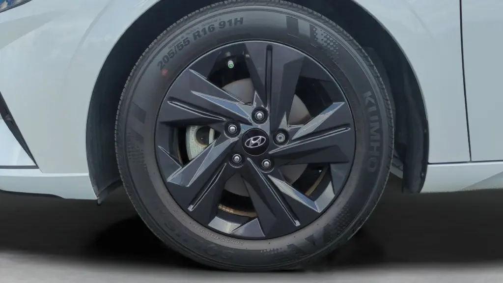 2021 Hyundai Elantra - $14,999