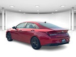 2022 Elantra Thumbnail 3