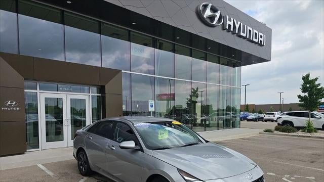 2023 Hyundai ELANTRA SEL