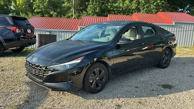 2021 Hyundai ELANTRA SEL