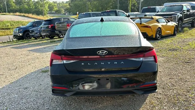 2021 Hyundai ELANTRA SEL
