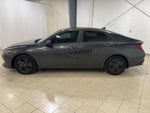 2022 Elantra Thumbnail 2