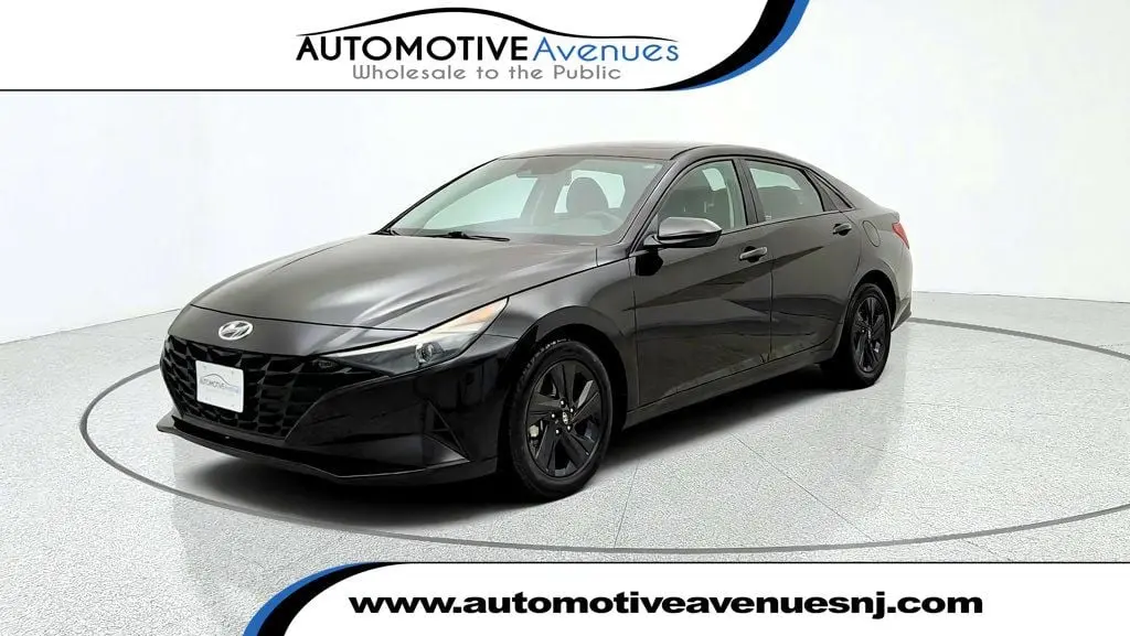 2022 Hyundai Elantra - $12,095