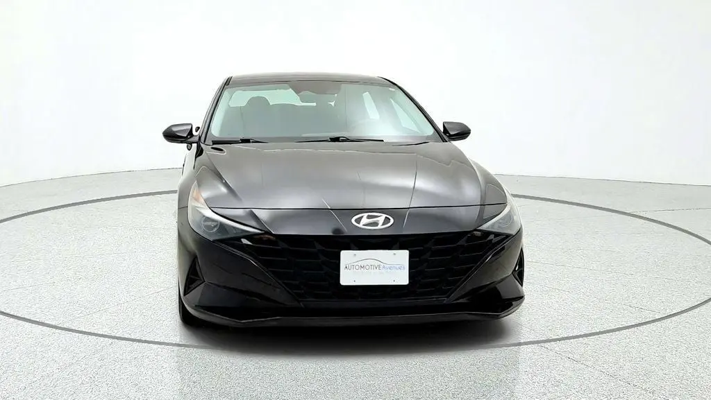 2022 Hyundai Elantra - $12,095