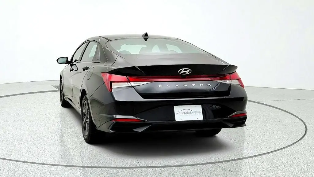 2022 Hyundai Elantra - $12,095