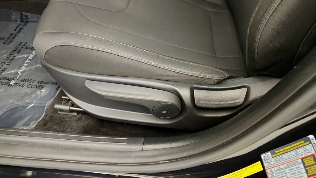 2022 Hyundai Elantra - $12,095