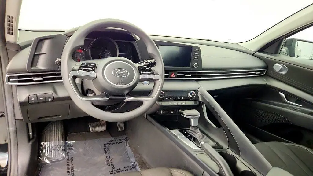 2022 Hyundai Elantra - $12,095