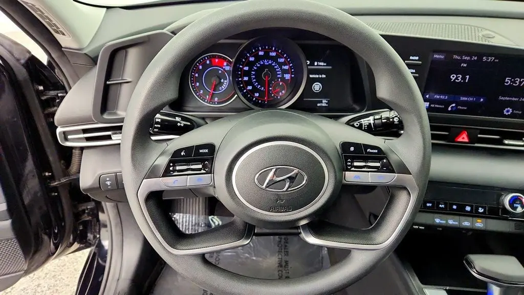 2022 Hyundai Elantra - $12,095
