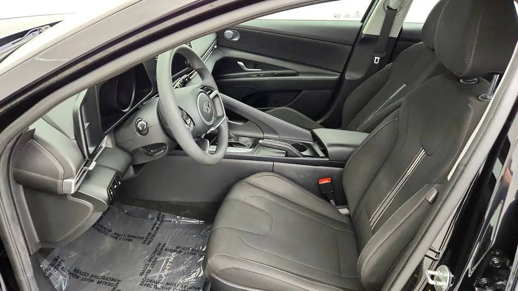 2022 Hyundai Elantra - $12,095