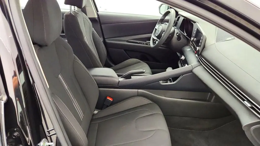 2022 Hyundai Elantra - $12,095