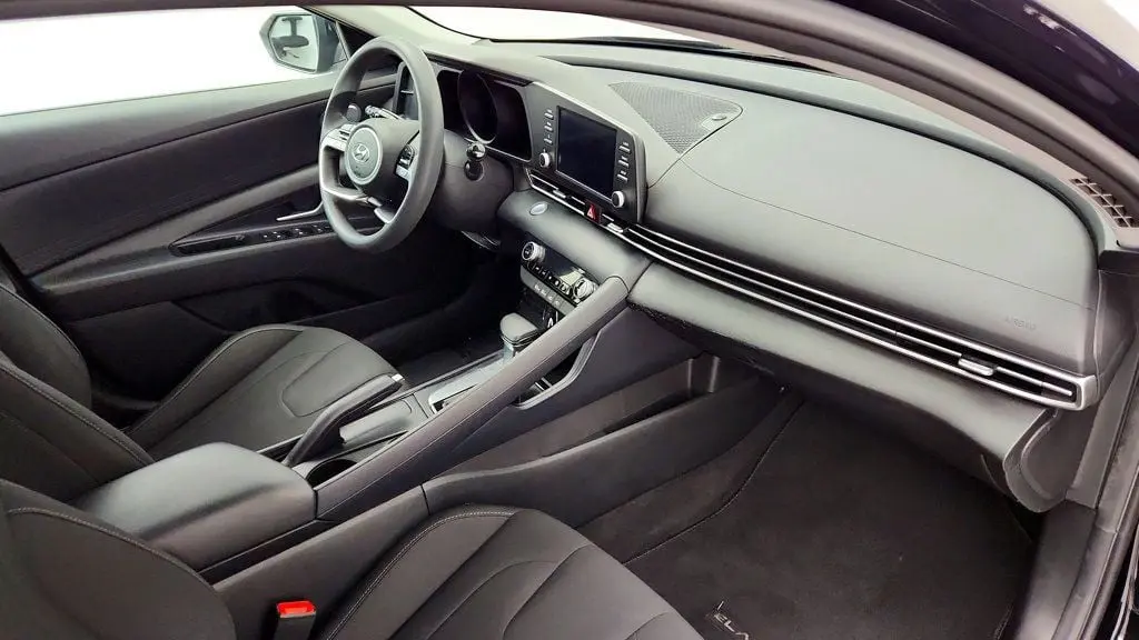 2022 Hyundai Elantra - $12,095