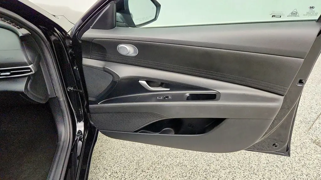 2022 Hyundai Elantra - $12,095