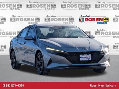 Photo of a 2022 Hyundai Elantra SEL 4DR Sedan for sale