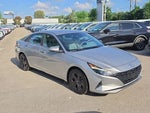 2022 Elantra Thumbnail 23