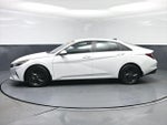 2022 Elantra Thumbnail 29