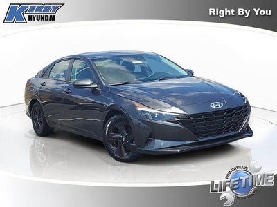 2022 Hyundai Elantra SEL 4DR Sedan