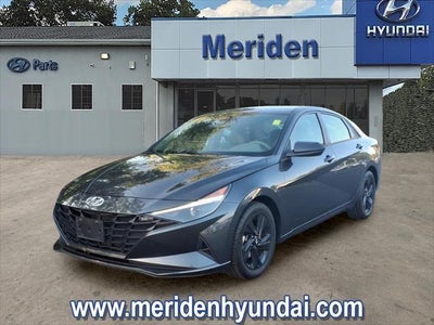 2022 Hyundai Elantra SEL 4DR Sedan