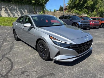 2023 Hyundai Elantra SEL 4DR Sedan