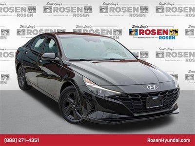 2021 Hyundai Elantra SEL 4DR Sedan